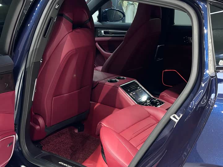 Фото 19 - Porsche Panamera