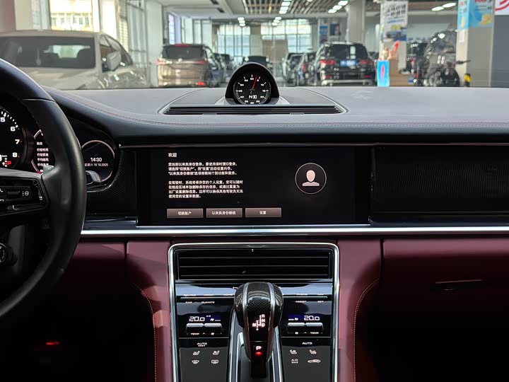 Фото 21 - Porsche Panamera