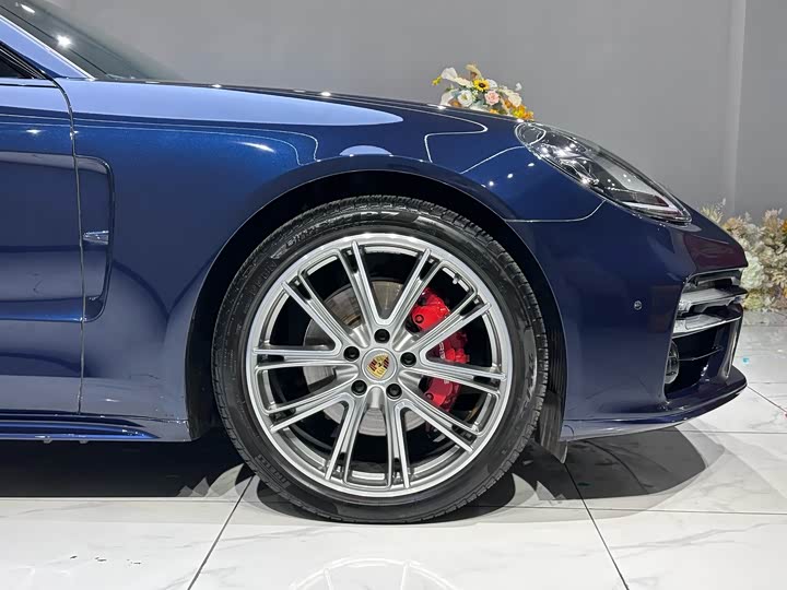 Фото 5 - Porsche Panamera