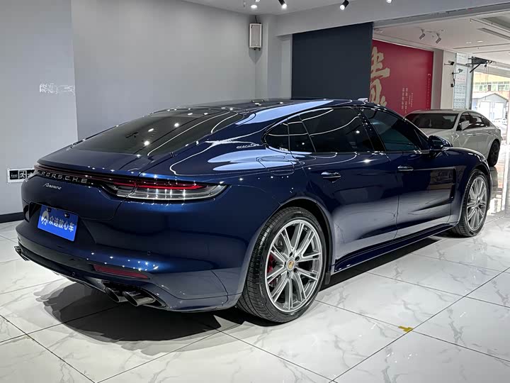 Фото 7 - Porsche Panamera