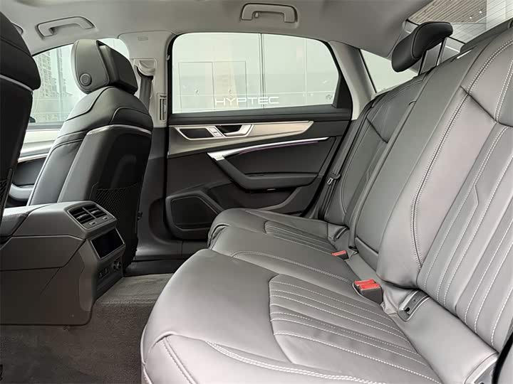 Фото 7 - Audi A6L