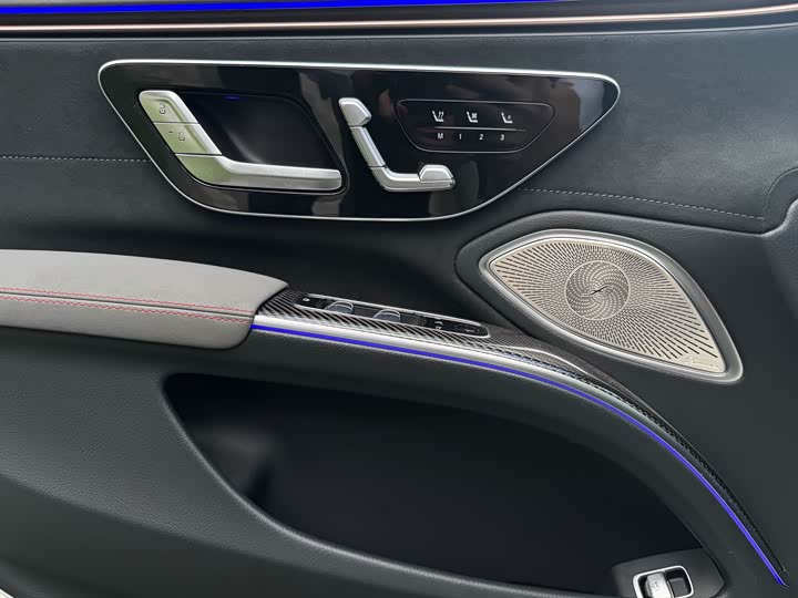 Фото 11 - Mercedes-Benz EQS AMG