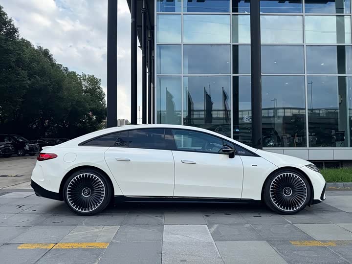 Фото 5 - Mercedes-Benz EQS AMG