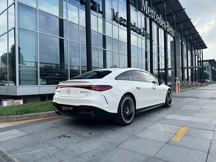 Фото 6 - Mercedes-Benz EQS AMG