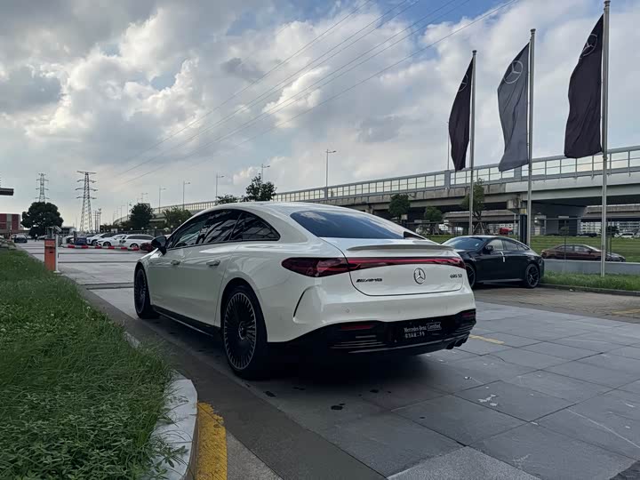 Фото 7 - Mercedes-Benz EQS AMG