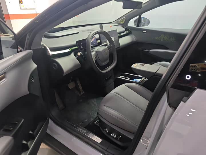 Фото 4 - Zeekr X