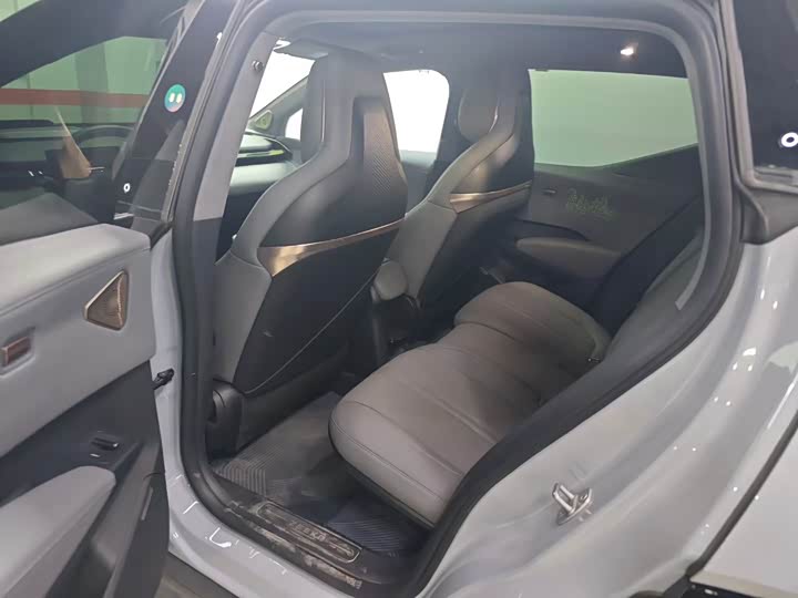 Фото 6 - Zeekr X