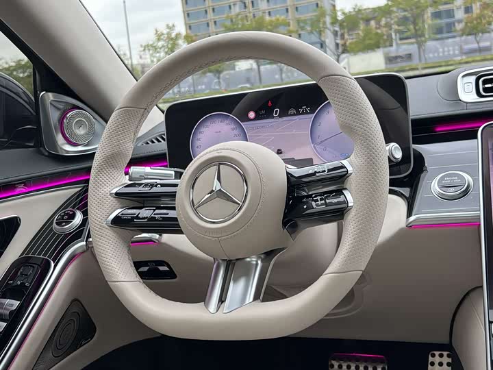 Фото 10 - Mercedes-Benz S-Class