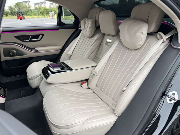 Фото 12 - Mercedes-Benz S-Class