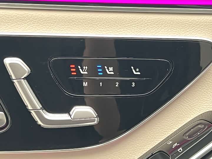 Фото 17 - Mercedes-Benz S-Class