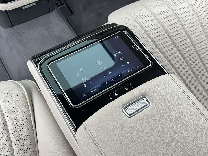 Фото 21 - Mercedes-Benz S-Class