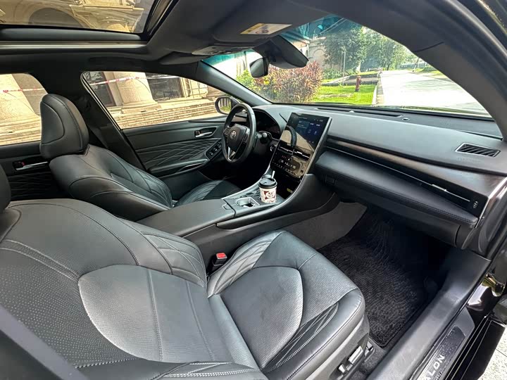 Фото 11 - Toyota Avalon