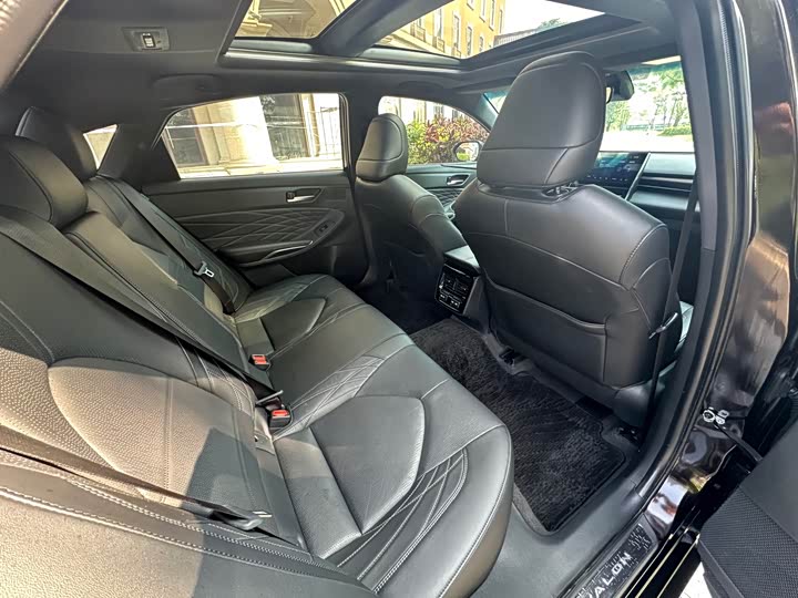 Фото 12 - Toyota Avalon