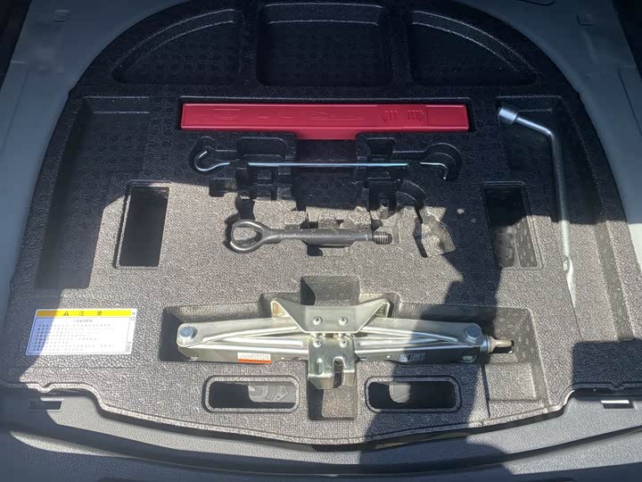 Фото 14 - Toyota Avalon