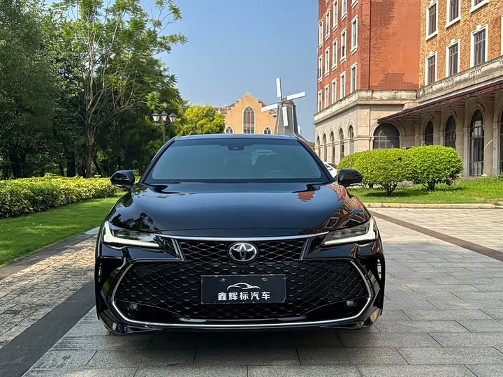 Фото 2 - Toyota Avalon