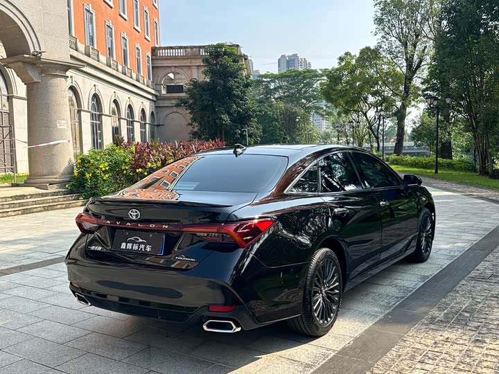 Фото 4 - Toyota Avalon