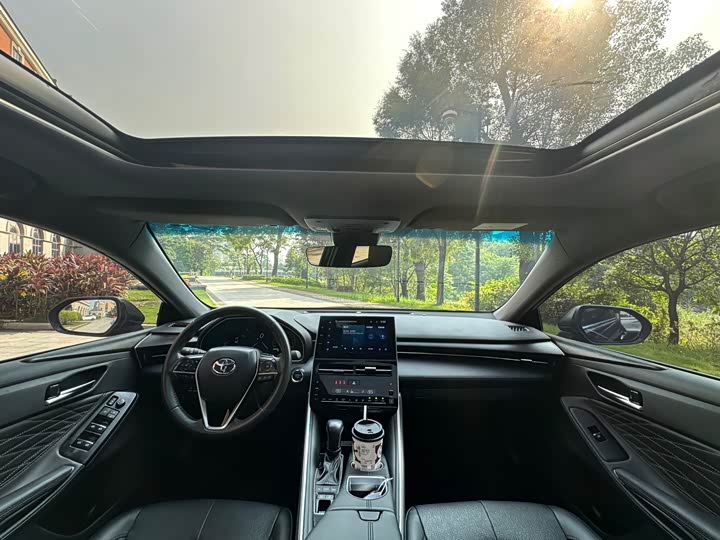 Фото 7 - Toyota Avalon