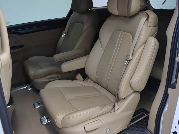 Фото 11 - Buick GL8 ES