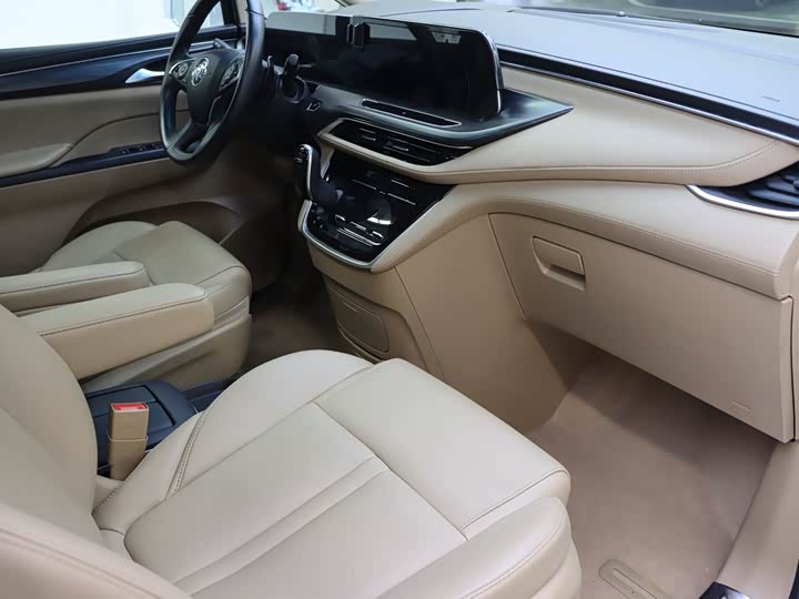 Фото 8 - Buick GL8 ES