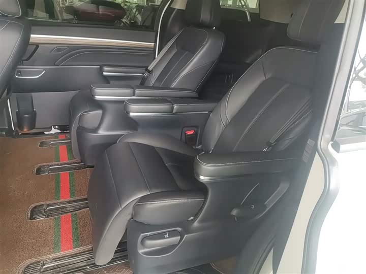 Фото 14 - GAC Trumpchi M8