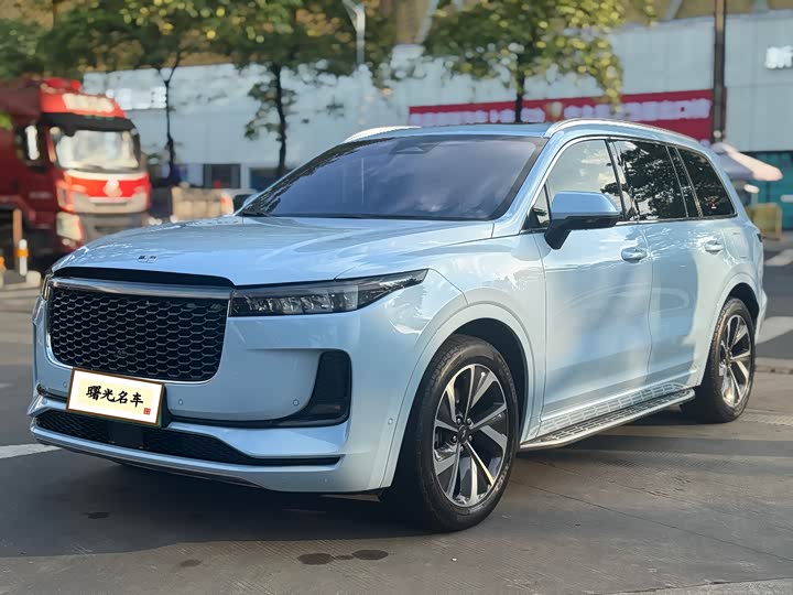 Фото 1 - LiXiang One