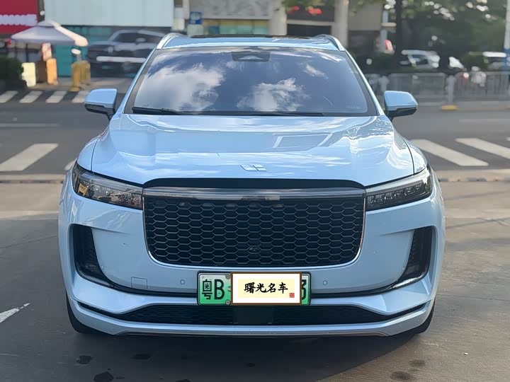 Фото 2 - LiXiang One