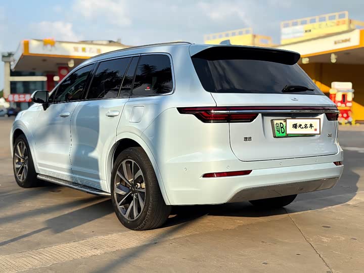 Фото 4 - LiXiang One