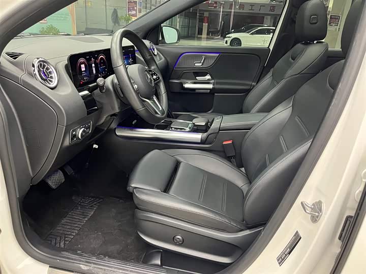 Фото 12 - Mercedes-Benz GLA-Class