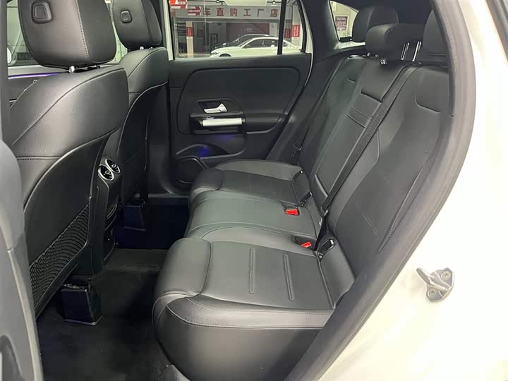 Фото 15 - Mercedes-Benz GLA-Class