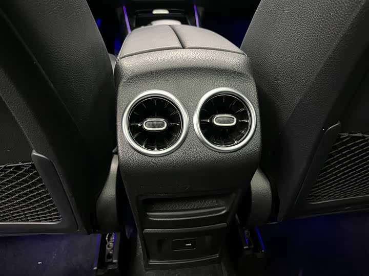 Фото 16 - Mercedes-Benz GLA-Class