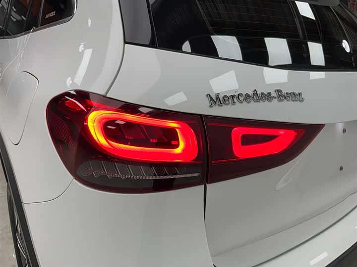 Фото 20 - Mercedes-Benz GLA-Class