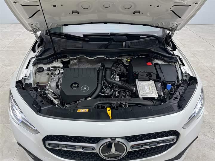 Фото 22 - Mercedes-Benz GLA-Class