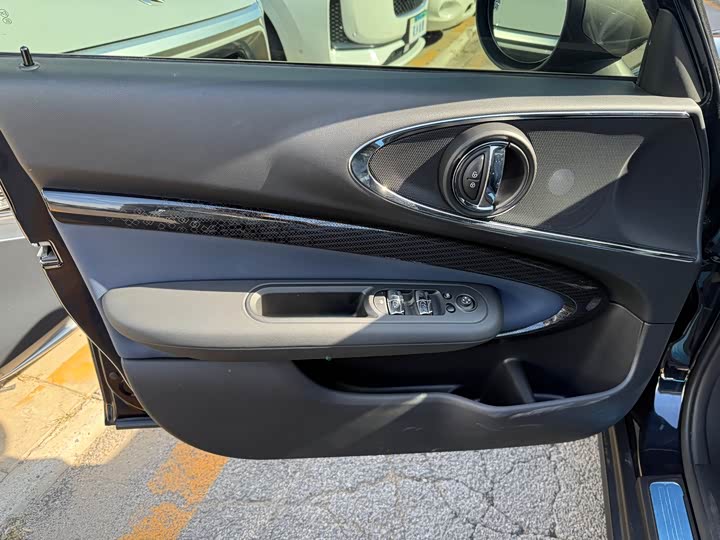 Фото 10 - Mini Clubman