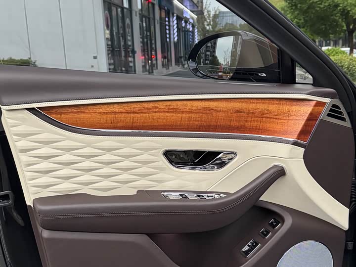 Фото 7 - Bentley Flying Spur Hybrid