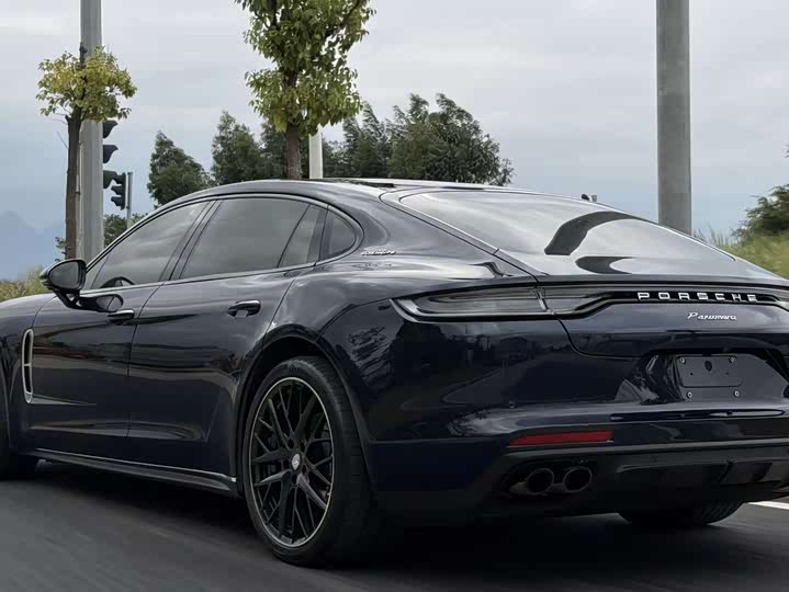Фото 4 - Porsche Panamera