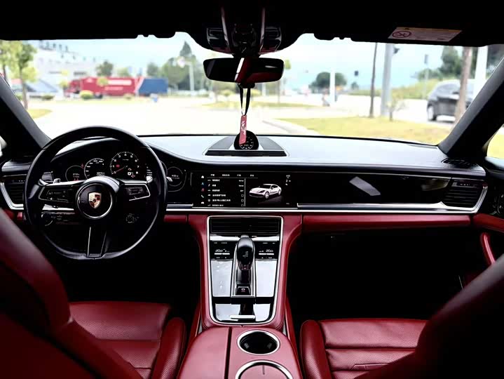 Фото 8 - Porsche Panamera