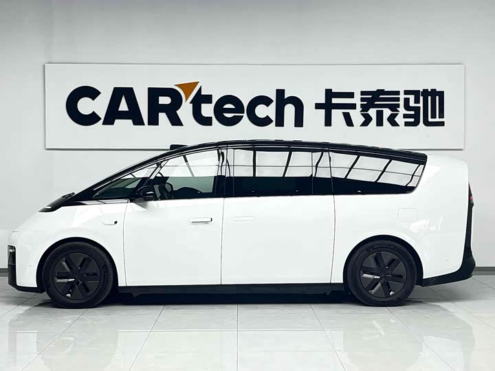 Фото 3 - LiXiang Mega