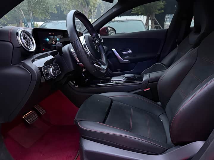 Фото 3 - Mercedes-Benz CLA-Class