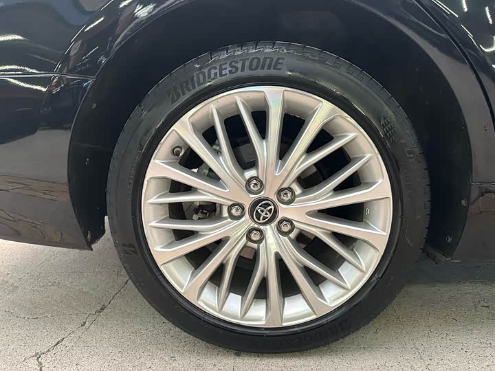 Фото 7 - Toyota Camry