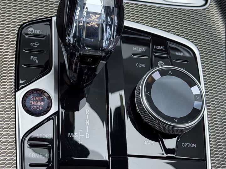 Фото 35 - BMW X6