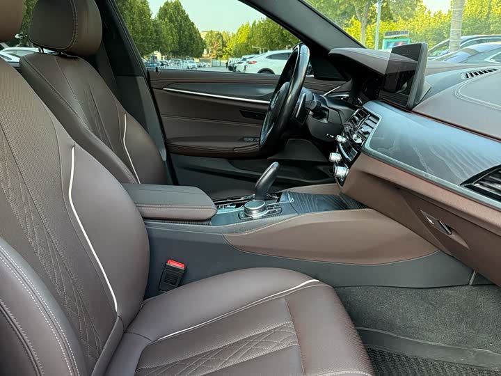 Фото 10 - BMW 5 Series