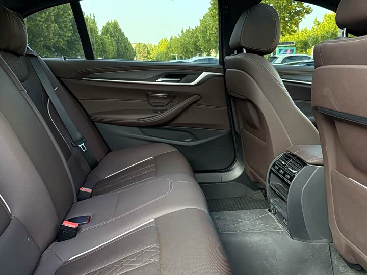 Фото 11 - BMW 5 Series