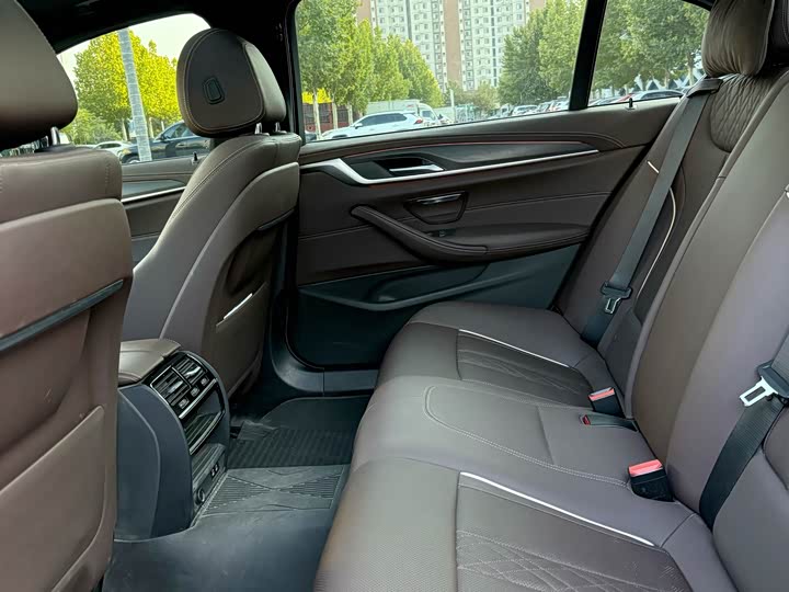 Фото 9 - BMW 5 Series