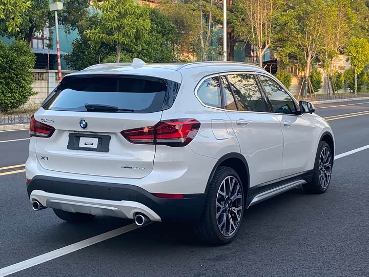 Фото 9 - BMW X1