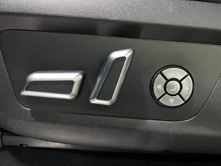 Фото 10 - Tank 300