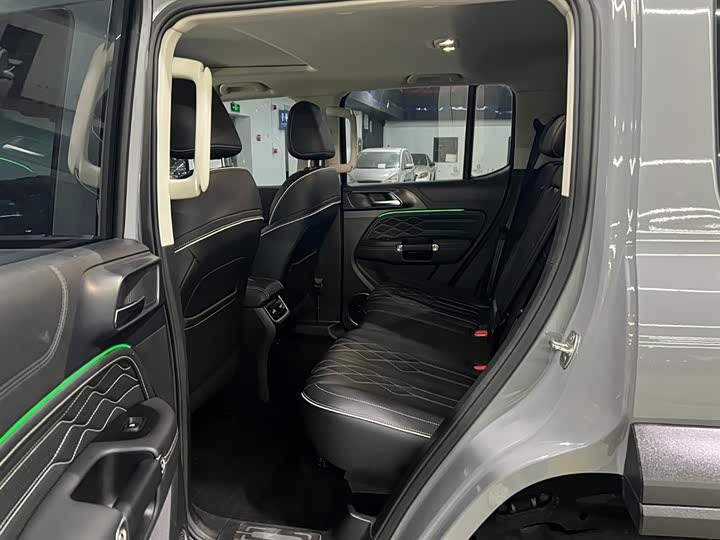 Фото 12 - Tank 300