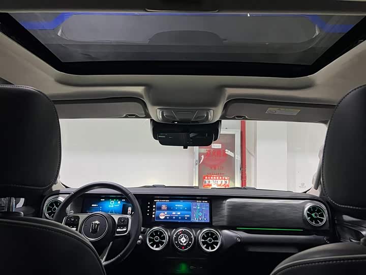 Фото 13 - Tank 300