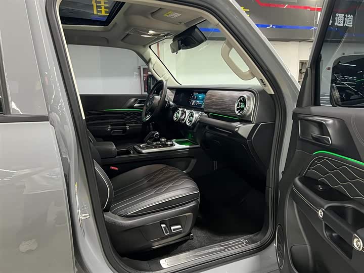 Фото 20 - Tank 300