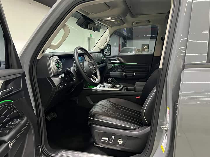 Фото 9 - Tank 300