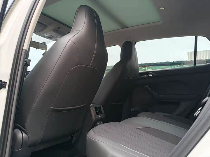 Фото 6 - Volkswagen T-Cross